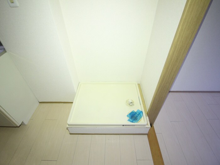 物件内観写真13　(洗濯機置場)