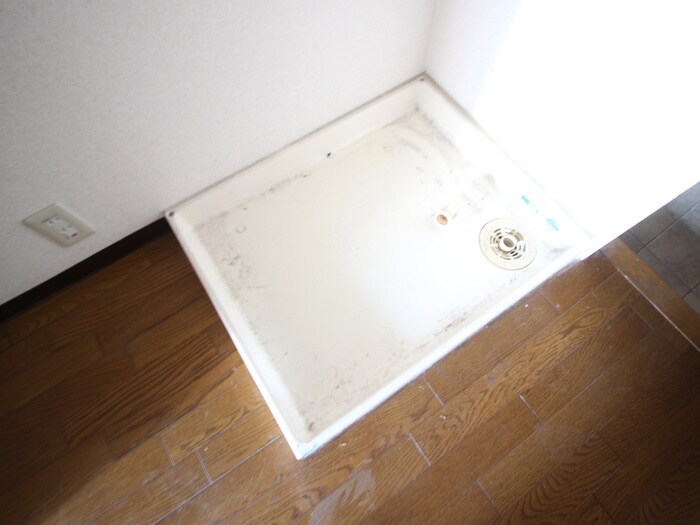 物件内観写真9　(洗濯機置場)