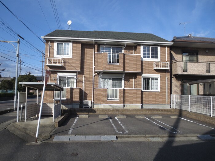 物件外観写真2　(駐車場)