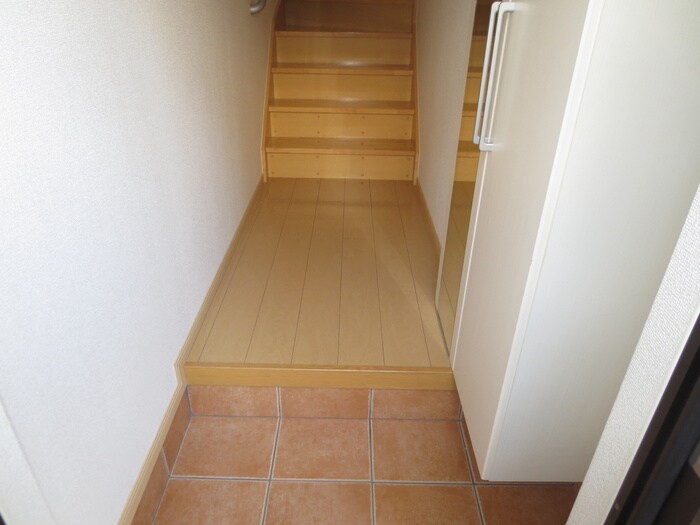 物件内観写真7　(玄関)