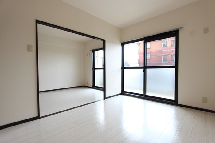 物件内観写真4　(居室)