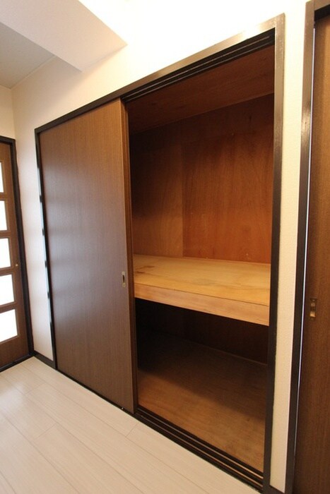 物件内観写真6　(収納)