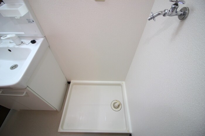 物件内観写真9　(洗濯機置場)