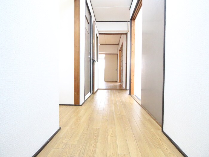 物件内観写真17　(廊下)