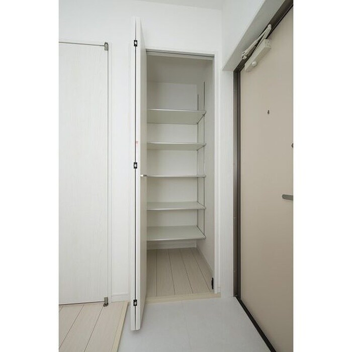 物件内観写真5　(靴箱)