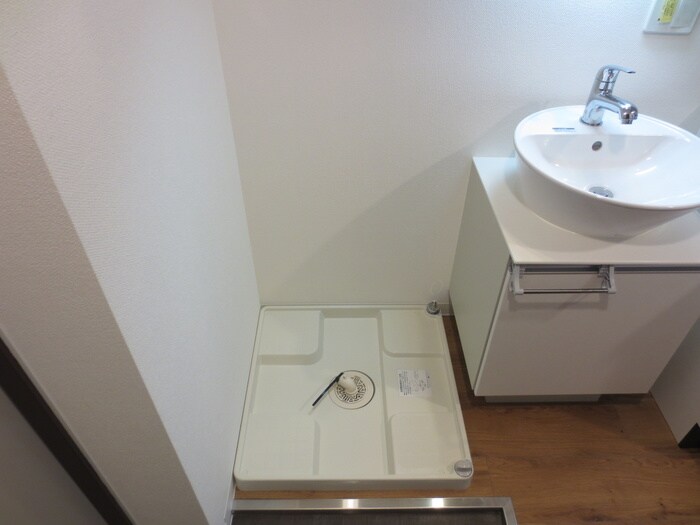 物件内観写真15　(洗濯機置場)