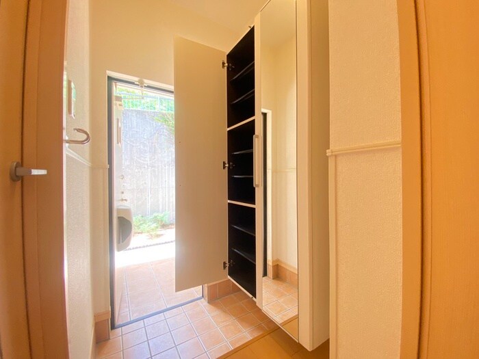 物件内観写真14　(靴箱)