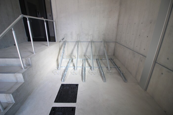 物件外観写真5　(駐輪場)