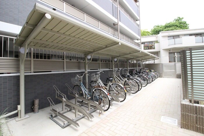 物件外観写真3　(駐輪場)