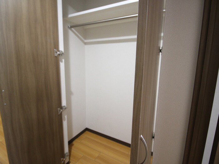 物件内観写真12　(収納)