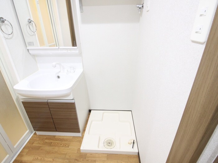 物件内観写真13　(洗濯機置場)