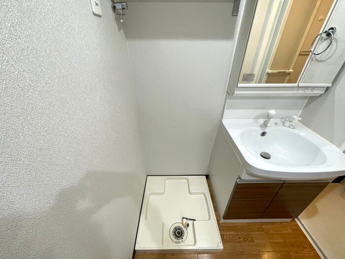 物件内観写真15　(洗濯機置場)