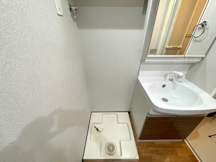 物件内観写真15　(洗濯機置場)