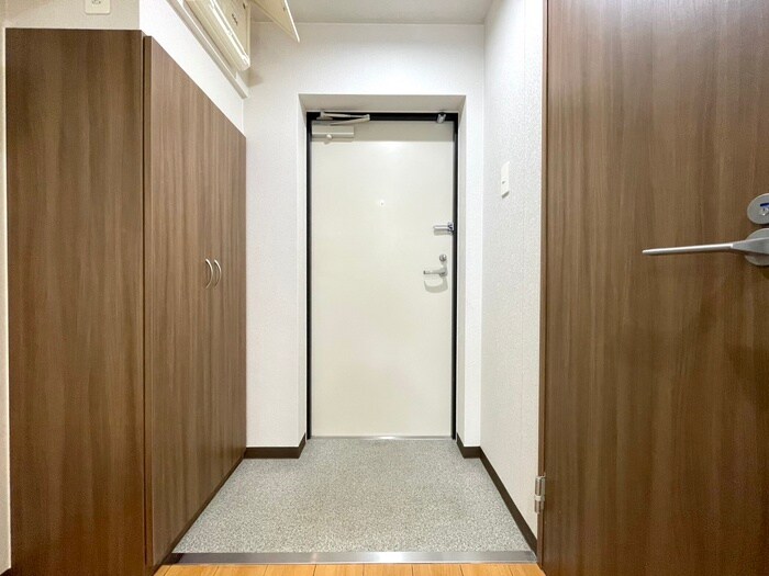 物件内観写真18　(玄関)