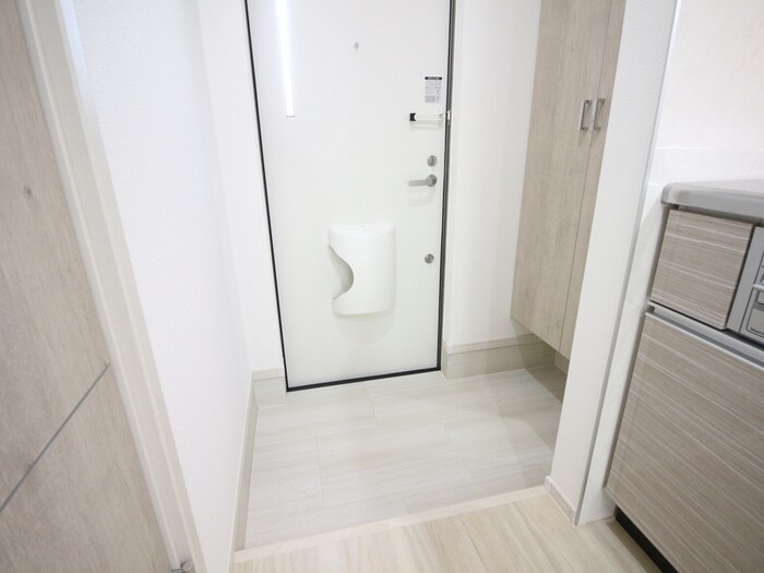 物件内観写真16　(玄関)