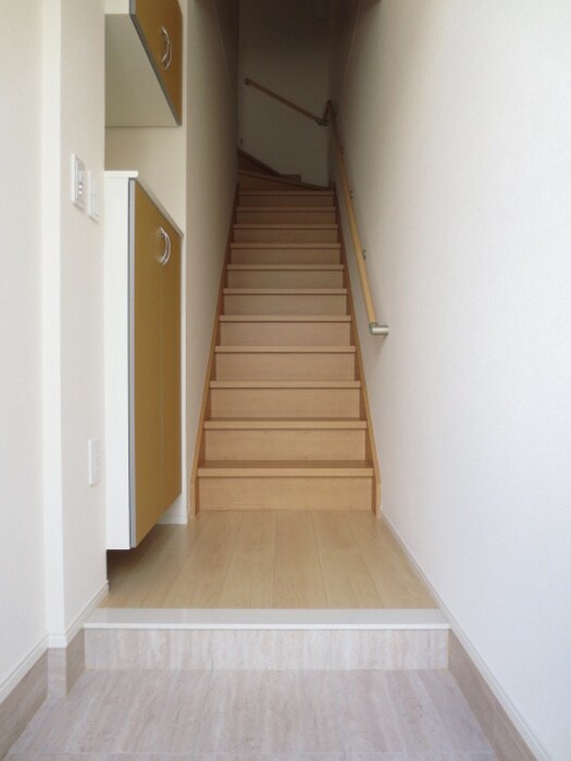 物件内観写真15　(玄関)