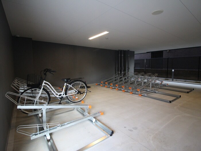 物件外観写真5　(駐輪場)