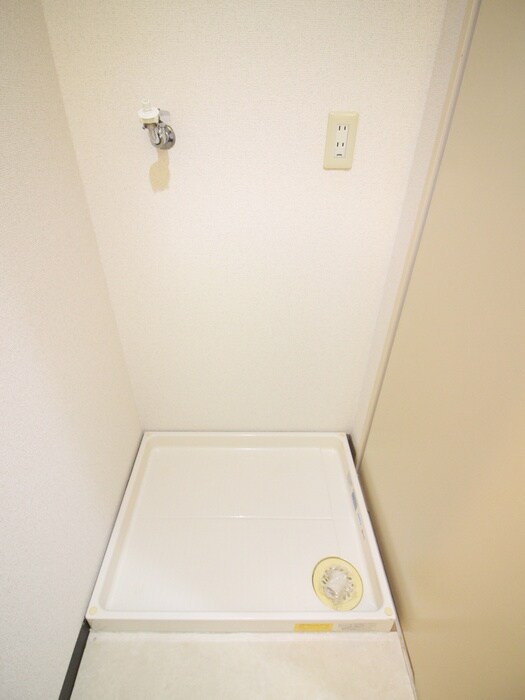 物件内観写真14　(洗濯機置場)