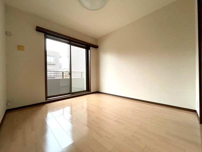 物件内観写真8　(居室)