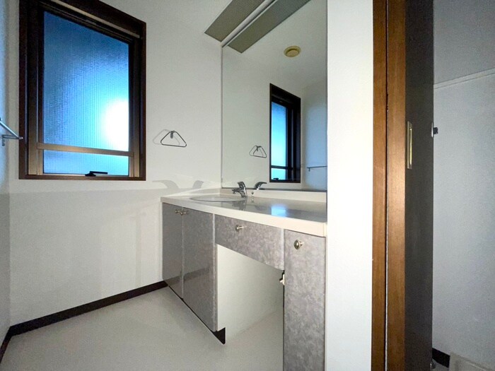 物件内観写真11　(洗面)