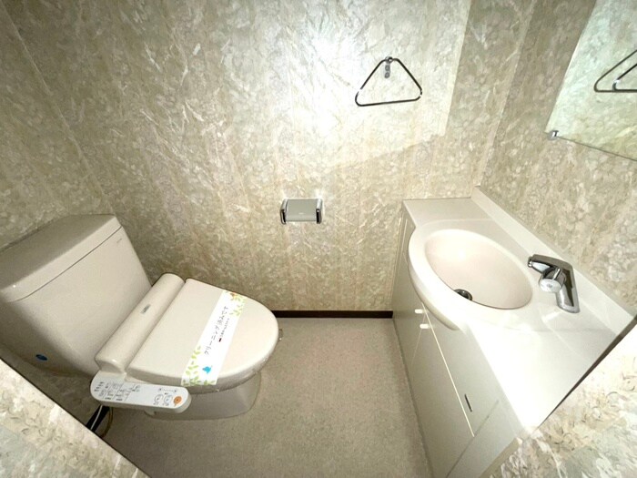 物件内観写真12　(トイレ)