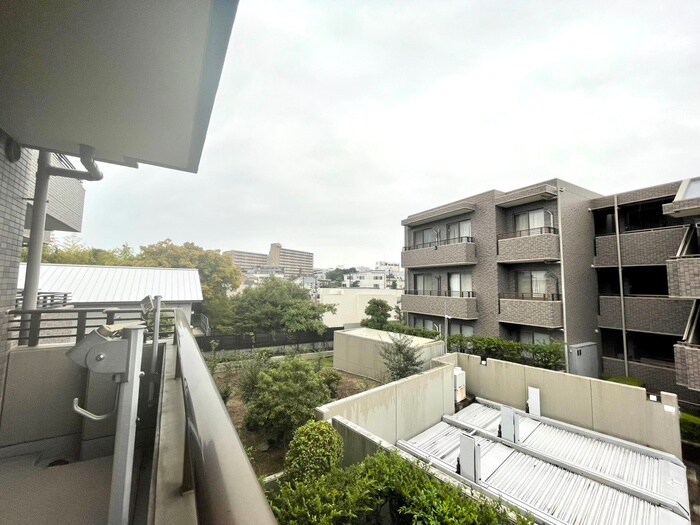 物件内観写真15　(室内からの展望)