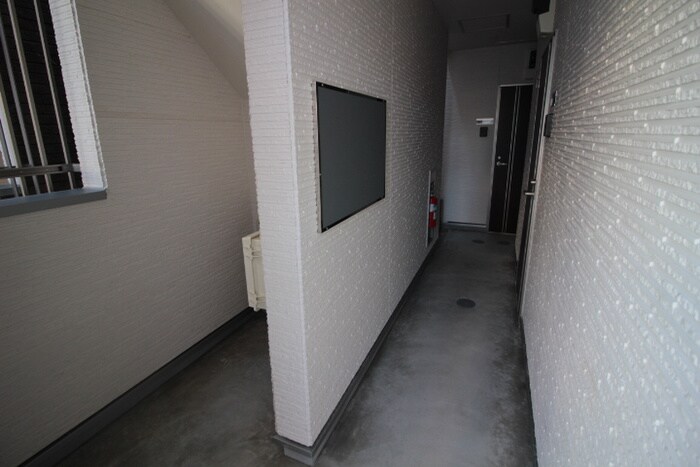 物件外観写真6　(エントランス部分)