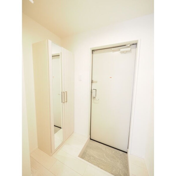 物件内観写真8　(玄関)