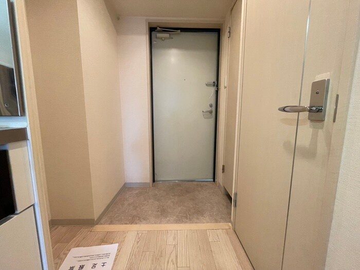 物件内観写真18　(玄関)