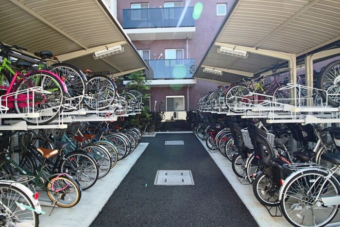 物件外観写真5　(駐輪場)