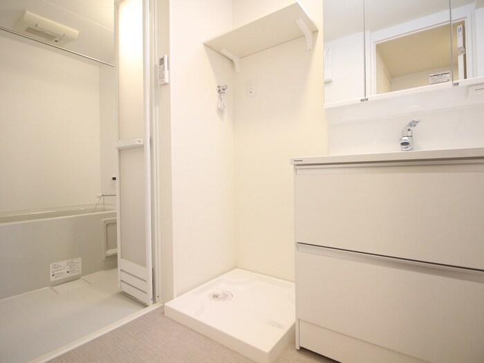 物件内観写真12　(洗濯機置場)