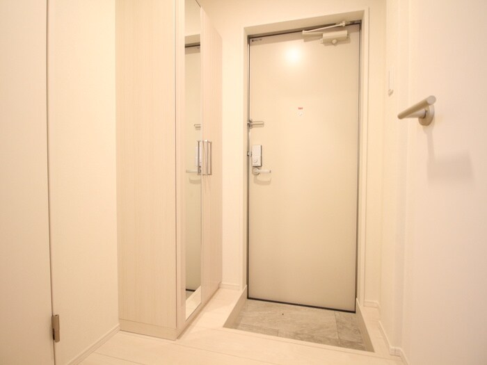 物件内観写真15　(玄関)