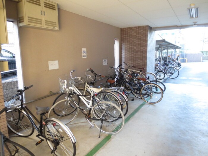 物件外観写真6　(駐輪場)