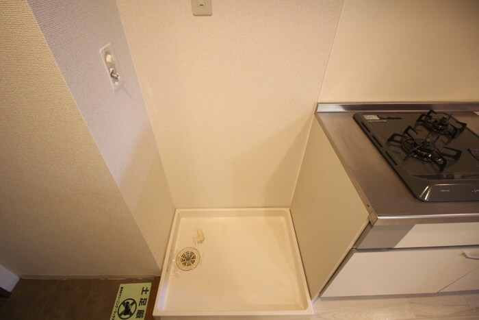 物件内観写真10　(洗濯機置場)