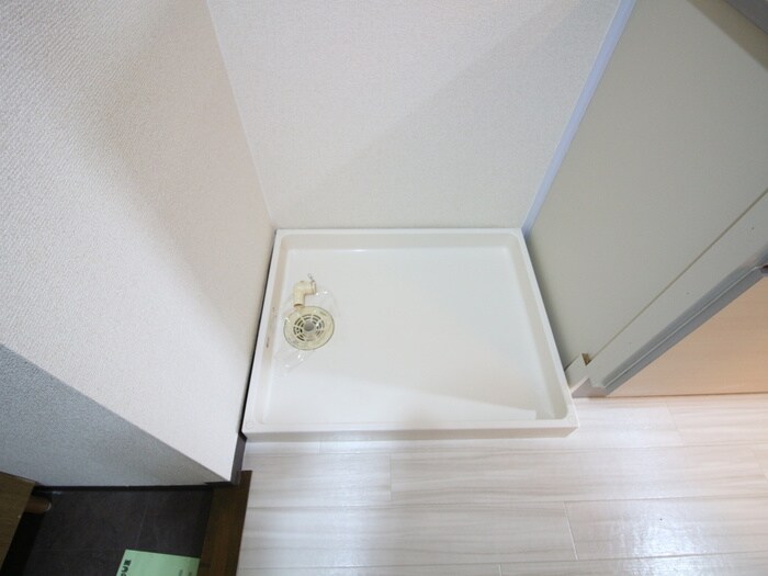 物件内観写真11　(洗濯機置場)