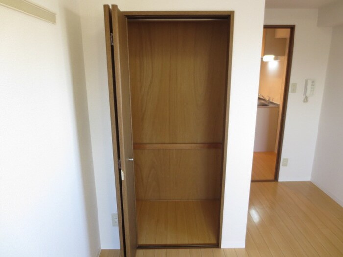 物件内観写真15　(収納)