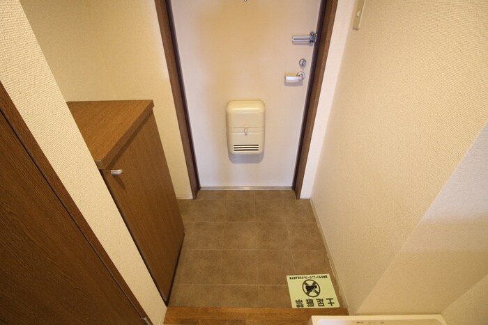 物件内観写真17　(玄関)