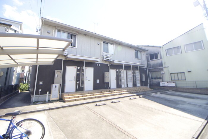 物件外観写真2　(駐車場)