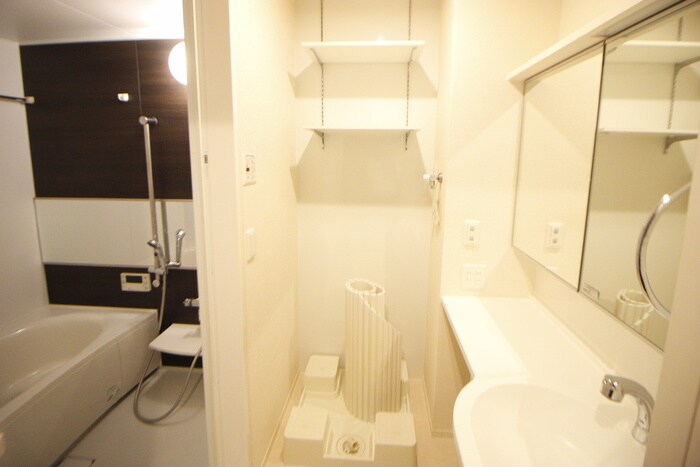 物件内観写真13　(洗濯機置場)