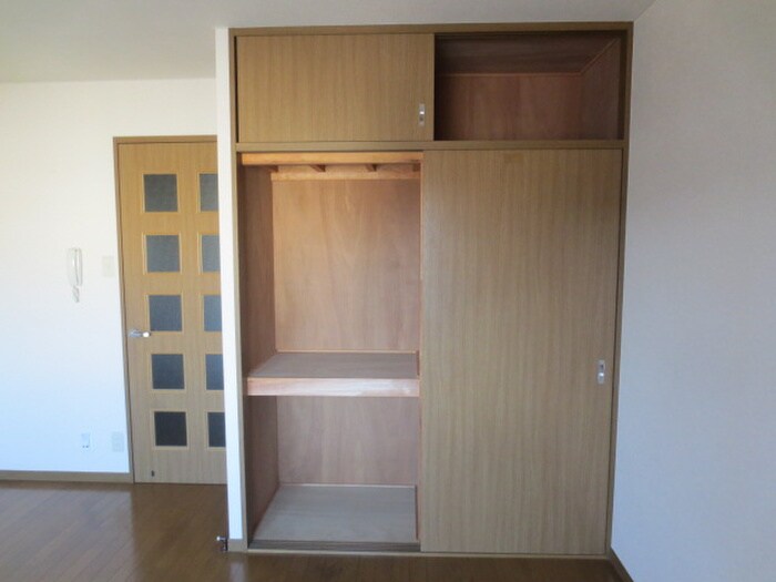 物件内観写真6　(収納)