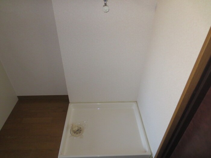 物件内観写真11　(洗濯機置場)