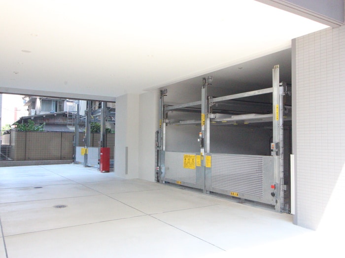 物件外観写真3　(駐車場)