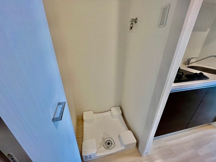 物件内観写真15　(洗濯機置場)