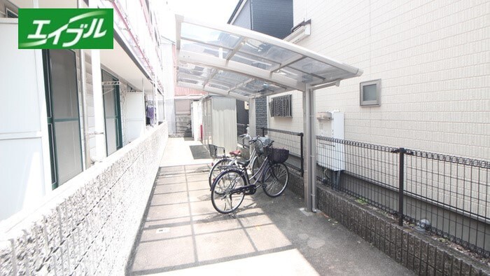 物件外観写真3　(駐輪場)