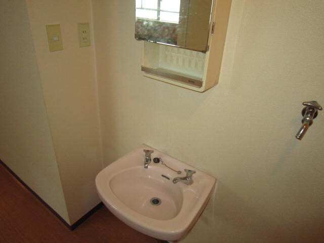 物件内観写真11　(洗面)