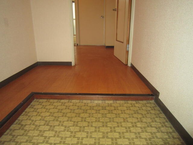 物件内観写真15　(玄関)