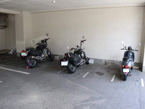 バイク置き場