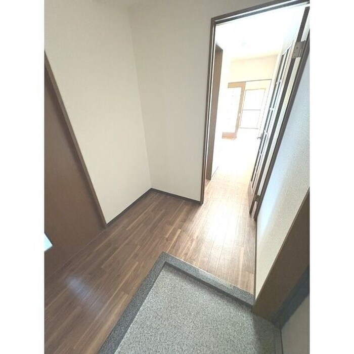 物件内観写真13　(玄関)