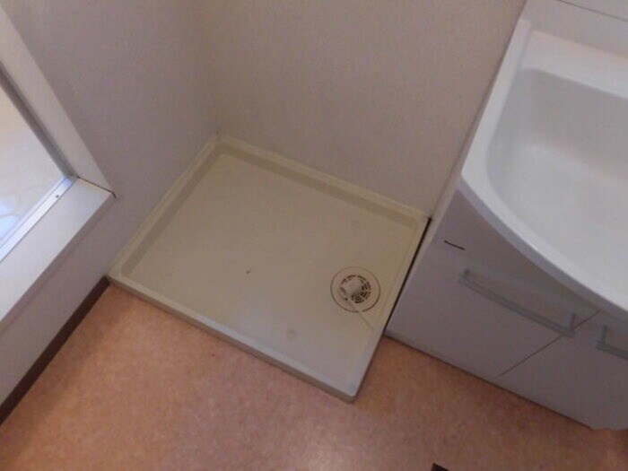 物件内観写真18　(洗濯機置場)