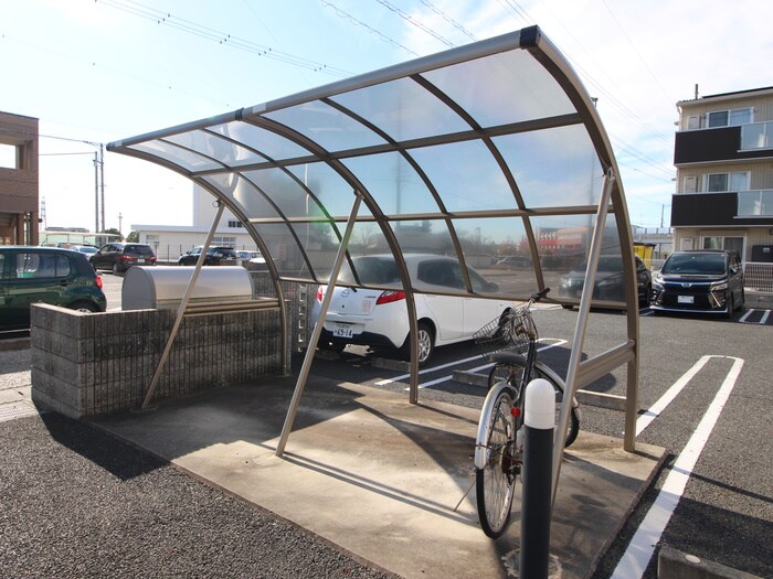 物件外観写真4　(駐輪場)